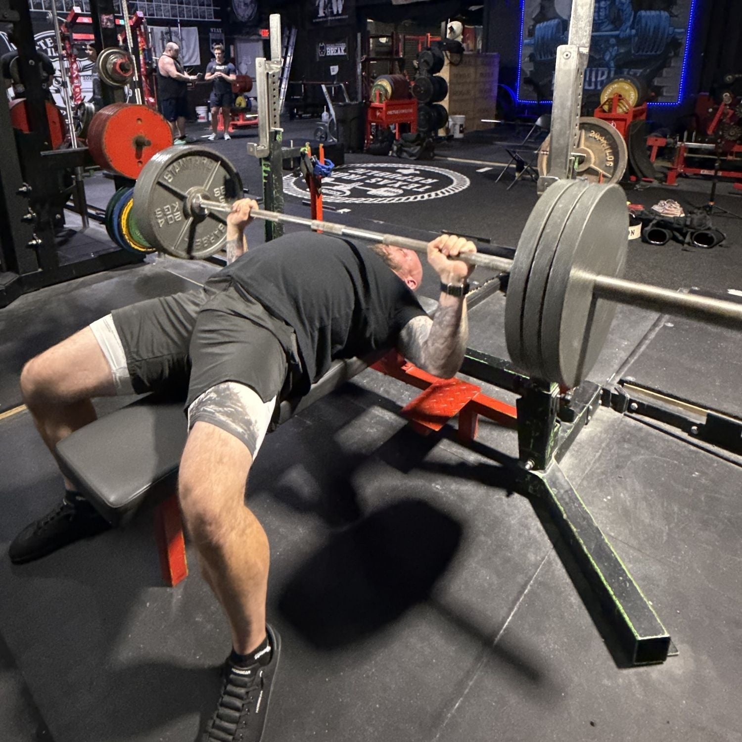 What to Look for in a Powerlifting Barbell Before You Buy